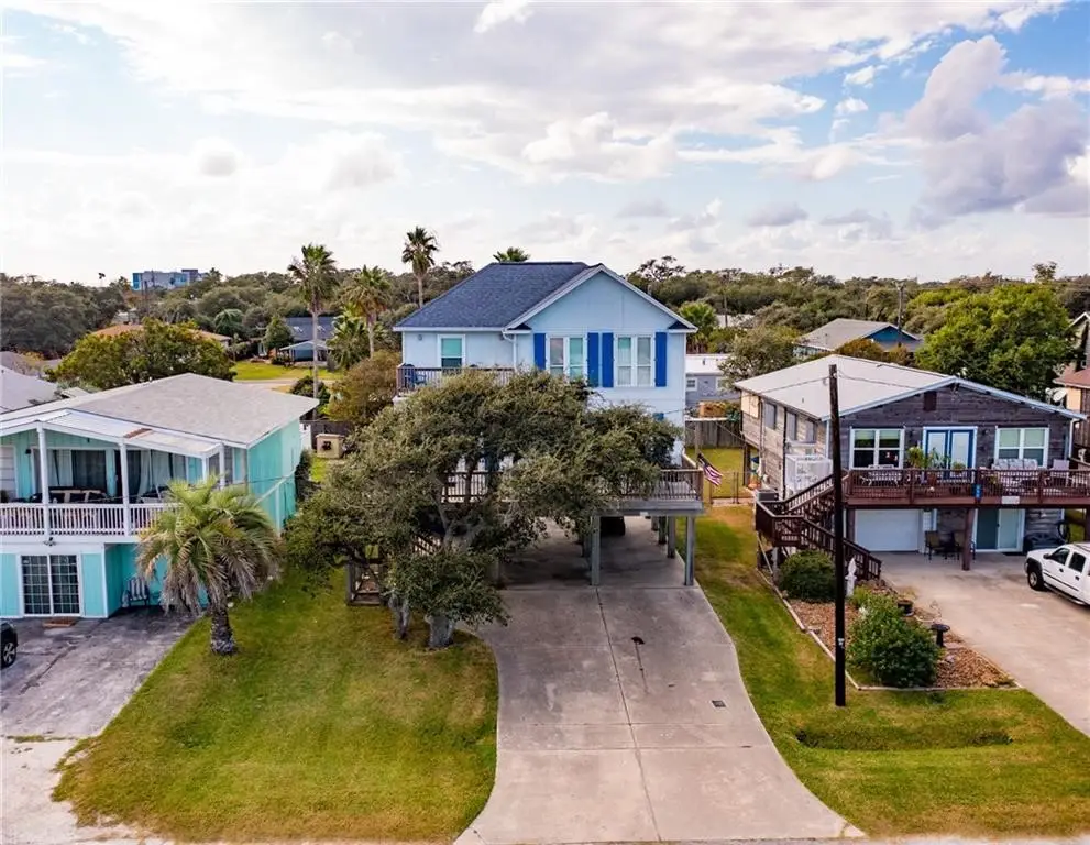 207 S 2nd Street, Rockport, TX 78382 - #1