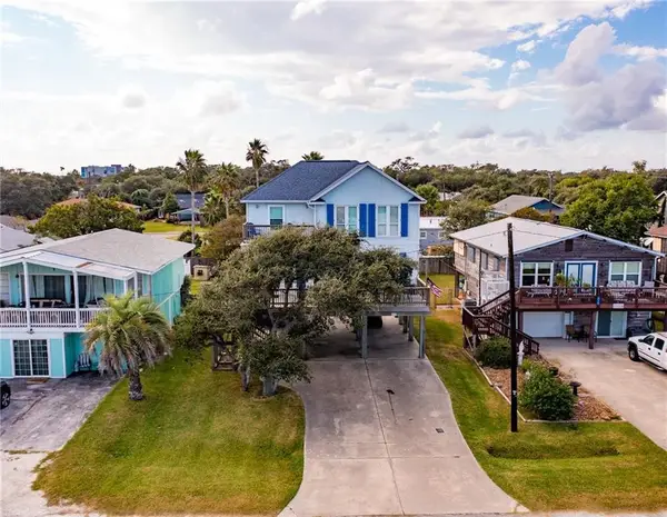 207 S 2nd Street, Rockport, TX 78382