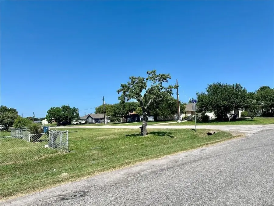 2713 El Paso Avenue, Ingleside, TX 78362 - #3