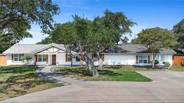 1219 S Church Street, Rockport, TX 78382