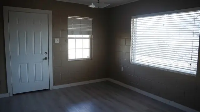 401 E Linar Street, Hebbronville, TX 78361 - Image #2