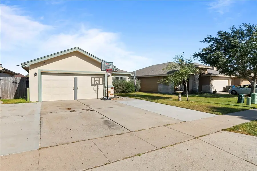 2622 Date Palm Drive, Corpus Christi, TX 78418 - Image #3