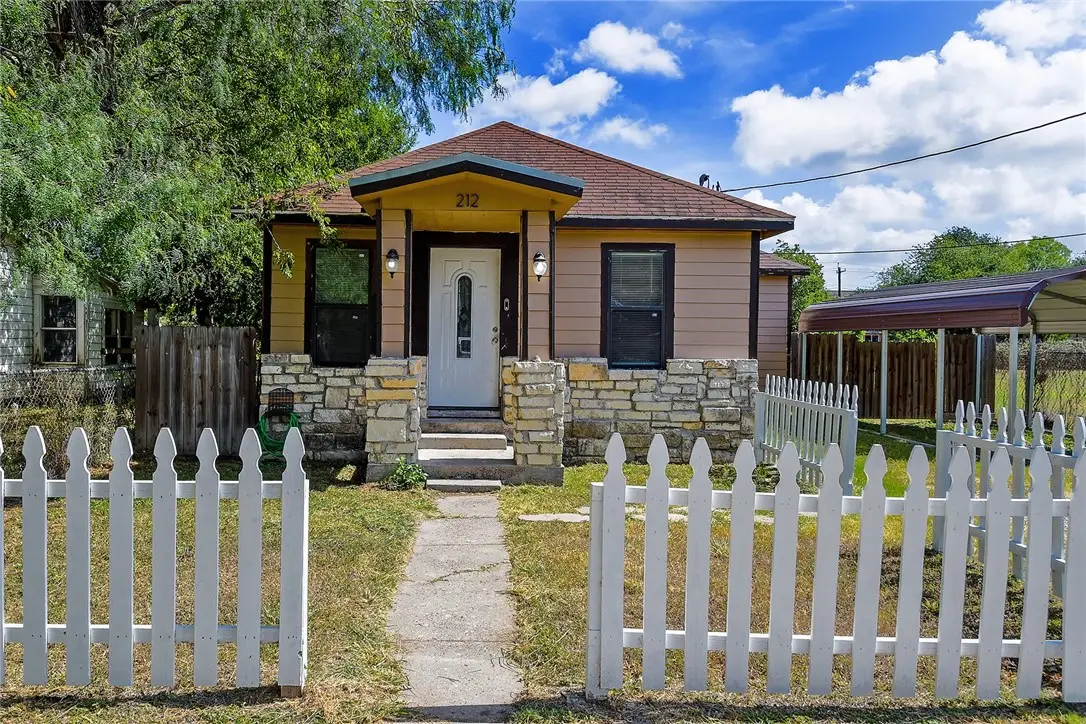 212 Hugh Street, Sinton, TX 78387 - Image #1