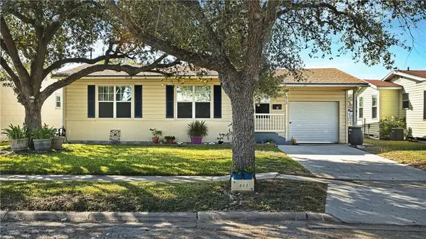 812 Hamilton Street, Sinton, TX 78387