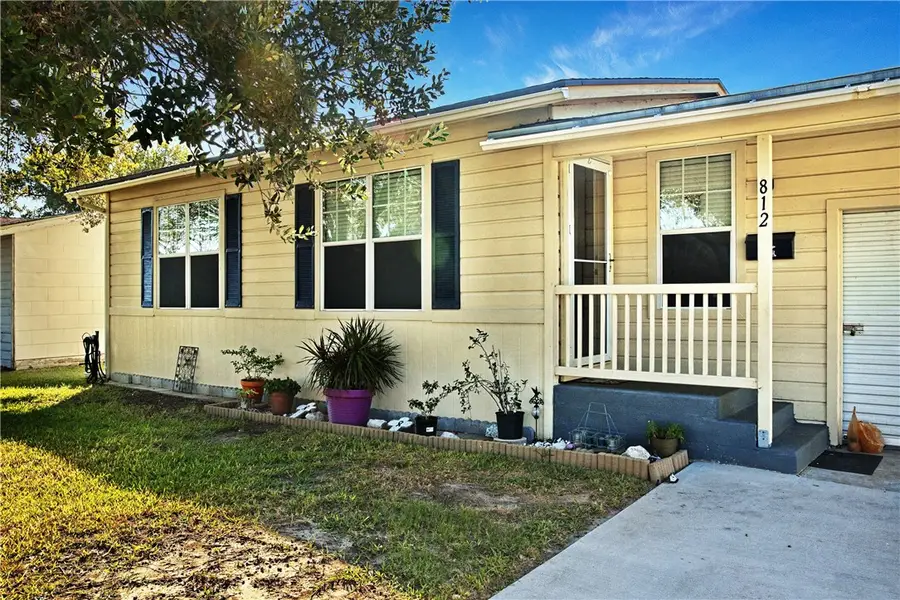 812 Hamilton Street, Sinton, TX 78387 - Image #3