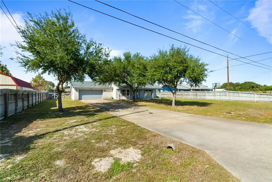 3726 Lynda Lee Drive, Corpus Christi, TX 78418 - Image #3