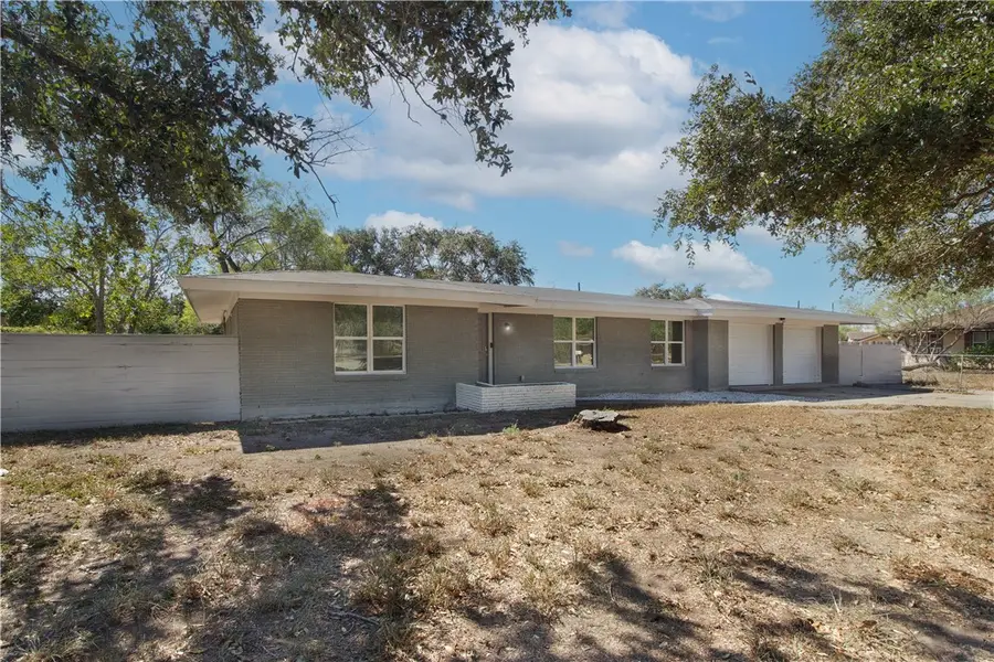 818 W Wildwood Drive, Corpus Christi, TX 78410 - Image #3