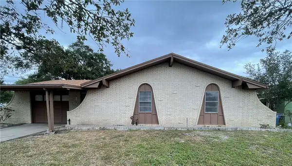 803 Avenue H, Sinton, TX 78387