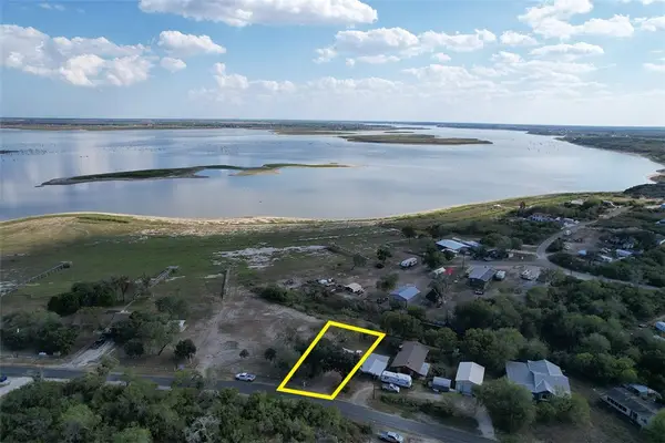 274 S Vista Drive, Sandia, TX 78383