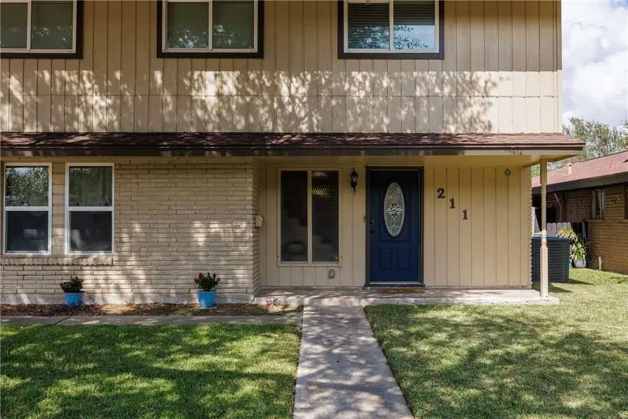 211 Ghent Pl, Portland, TX 78374 - Image #3