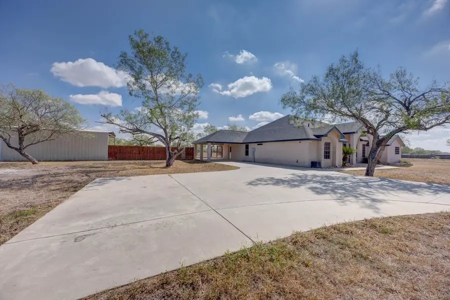 152 Summers Lane, Alice, TX 78332 - Image #2