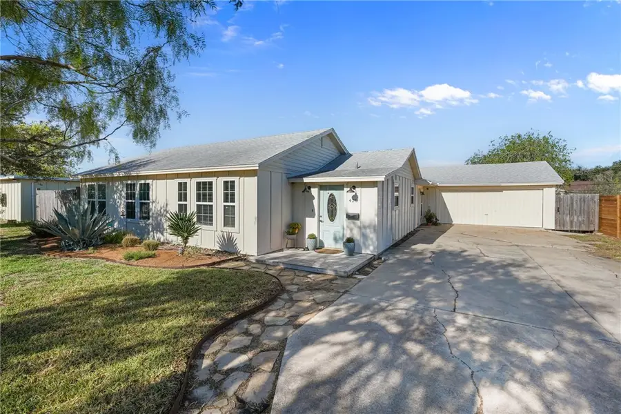 420 Homecrest Street, Corpus Christi, TX 78412 - Image #2