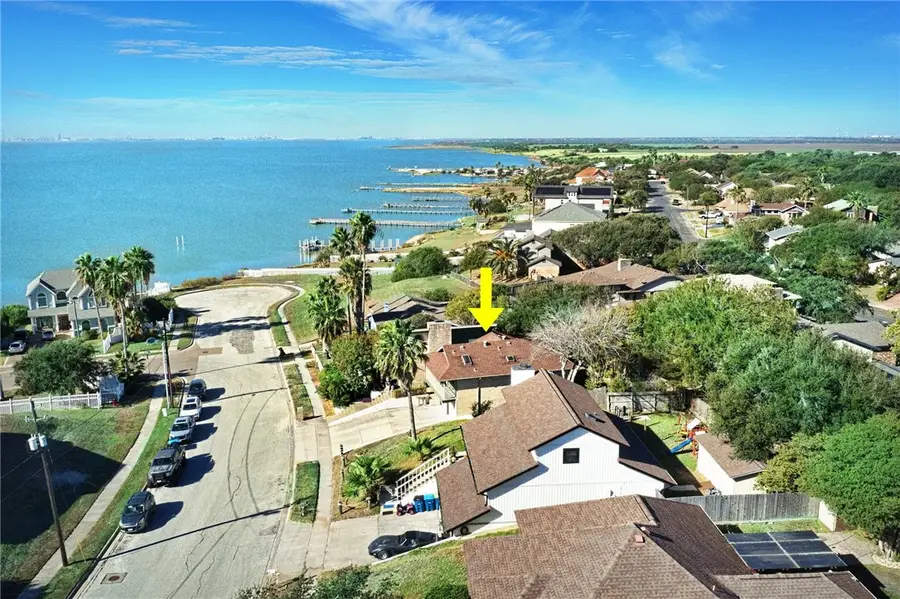 857 Cliff Drive, Portland, TX 78374 - Image #2