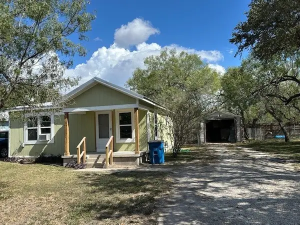 224 Hazen Avenue, Sinton, TX 78387