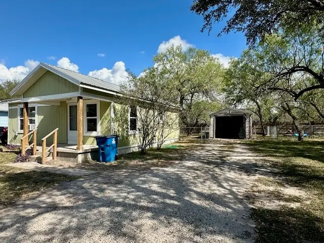 224 Hazen Avenue, Sinton, TX 78387 - Image #2