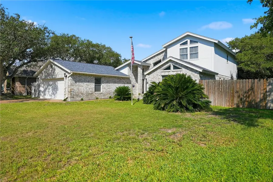 120 Marion Drive, Rockport, TX 78382 - Image #2