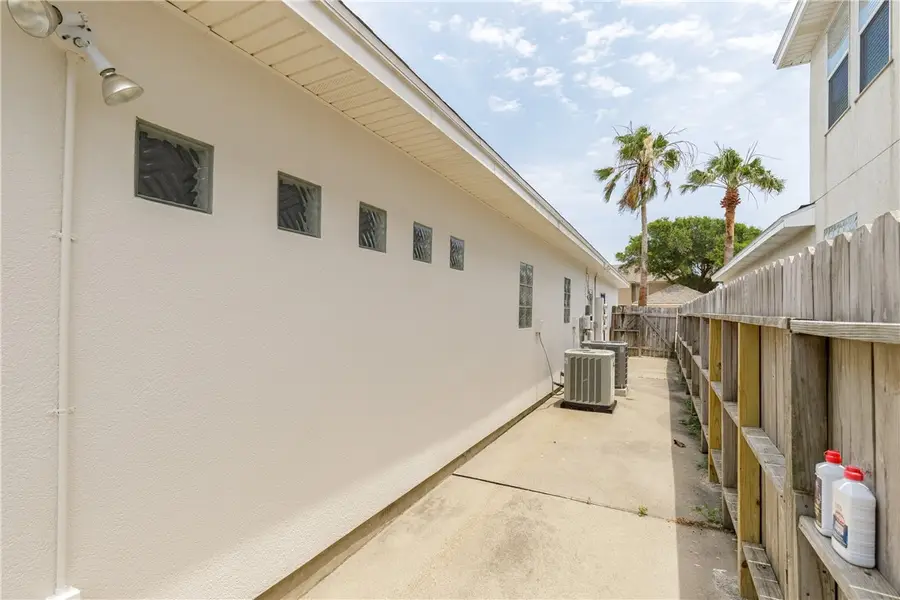 15309 Bonasse Court #A, Corpus Christi, TX 78418 - Image #3