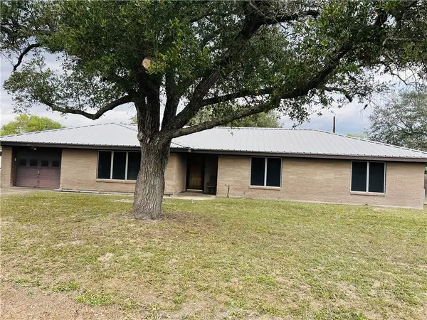 1105 Johnson Street, Woodsboro, TX 78393