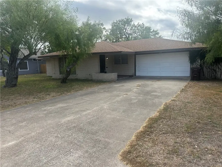 627 W Richard Avenue, Kingsville, TX 78363 - Image #3