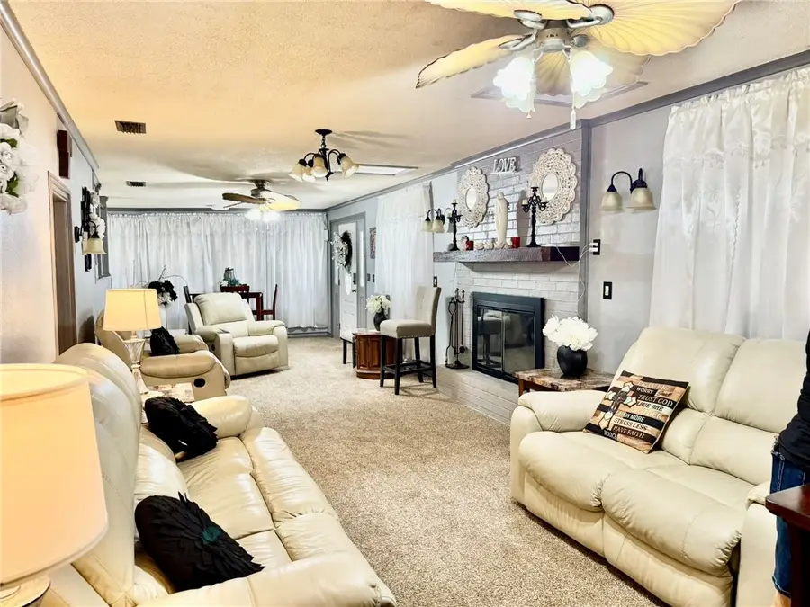 508 E Thornton Street, Three Rivers, TX 78071 - Image #3