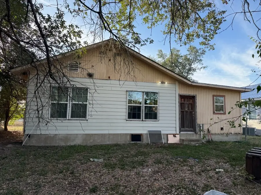 1508 N Hill Street, Three Rivers, TX 78071 - Image #3