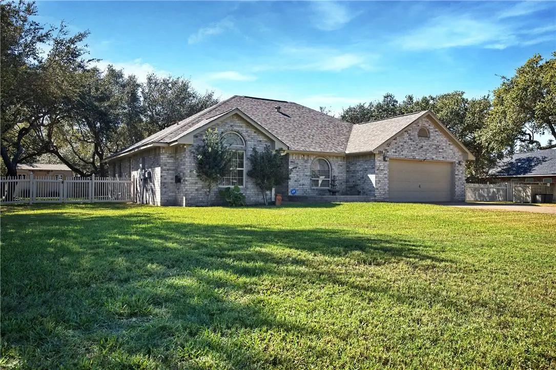 106 N Santa Clara Drive, Rockport, TX 78382 - Image #1