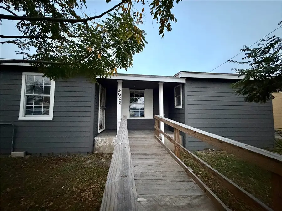 4026 W Vanderbilt Drive, Corpus Christi, TX 78415 - Image #2