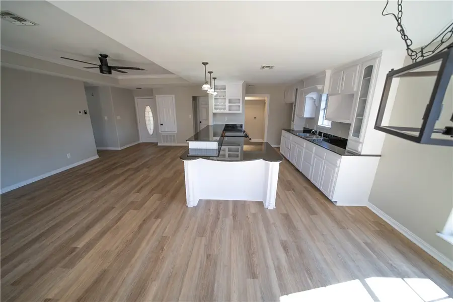 3721 N Creek Circle, Corpus Christi, TX 78410 - Image #3