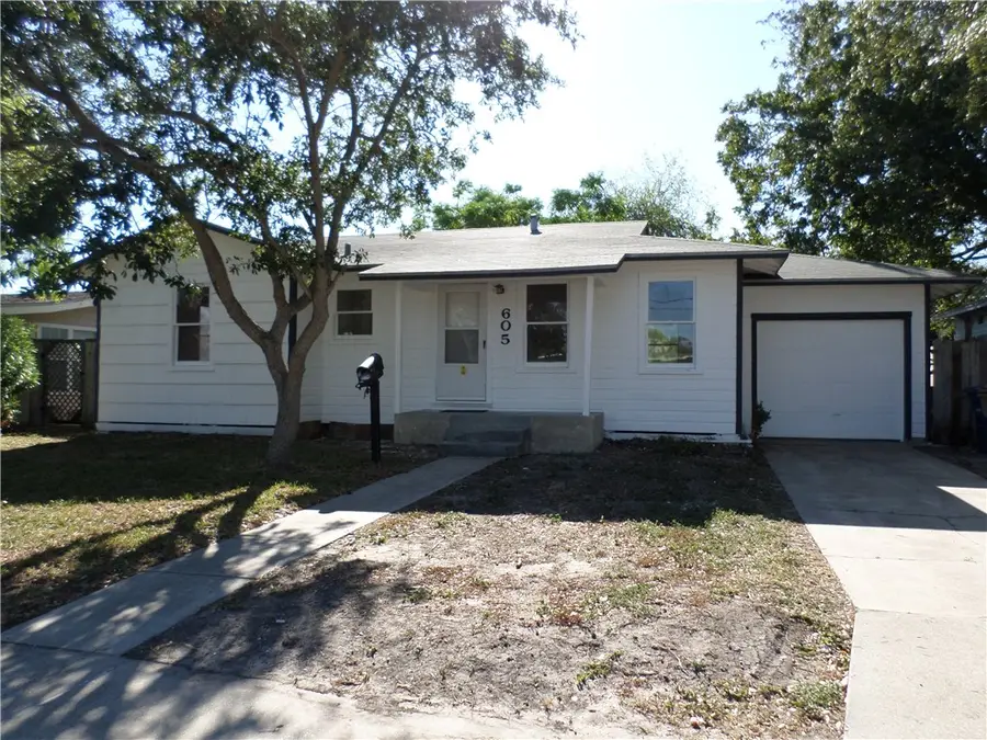 605 Doddridge Street, Corpus Christi, TX 78411 - Image #2