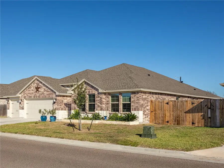 7938 Rancho Vista Boulevard E, Corpus Christi, TX 78414 - Image #3