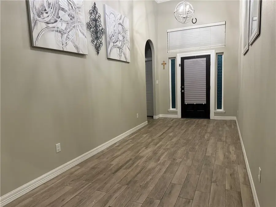 6901 Mets Court, Corpus Christi, TX 78414 - Image #2