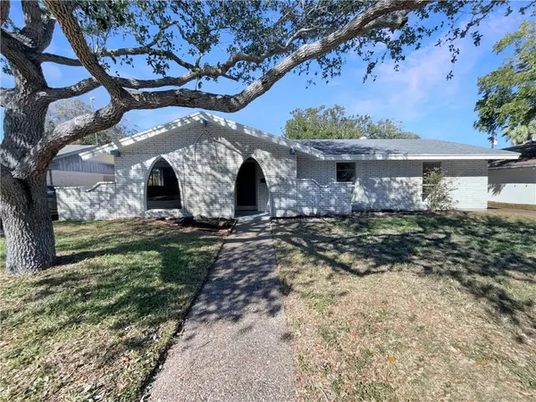 215 Pecos Drive, Portland, TX 78374
