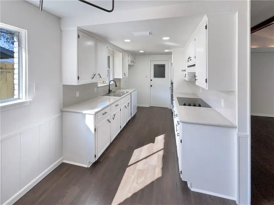 215 Pecos Drive, Portland, TX 78374 - Image #2