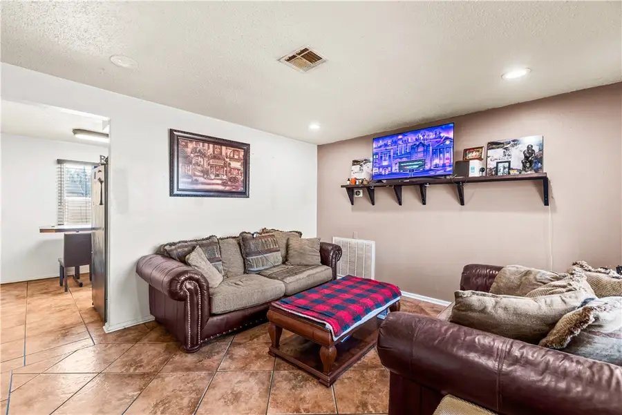 1433 Madrid Drive, Corpus Christi, TX 78416 - Image #2