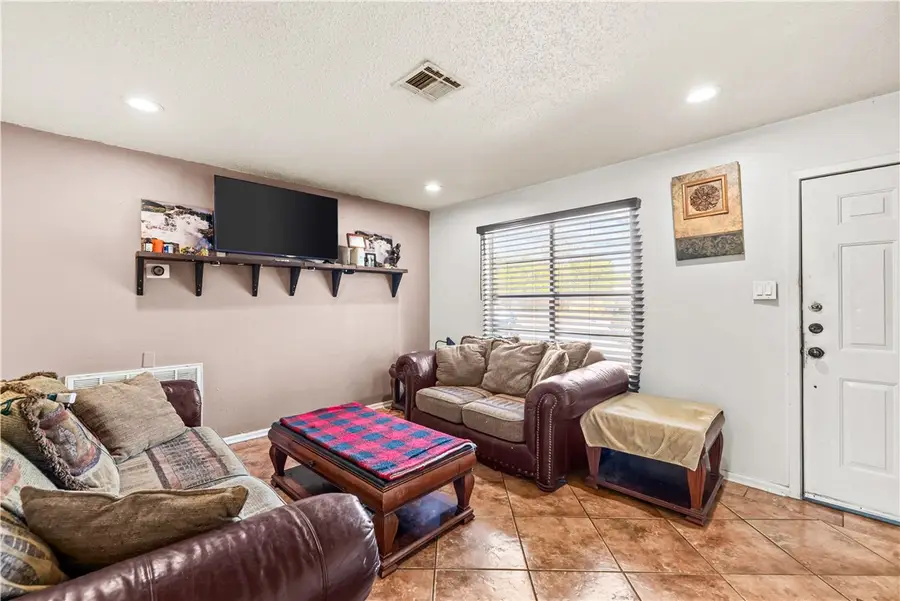 1433 Madrid Drive, Corpus Christi, TX 78416 - Image #3