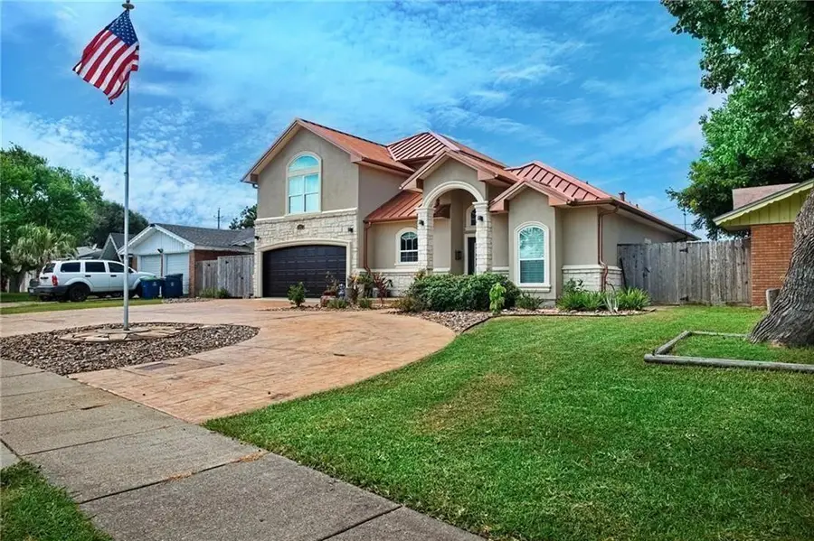 108 E Broadway Ave Avenue, Portland, TX 78374 - Image #2