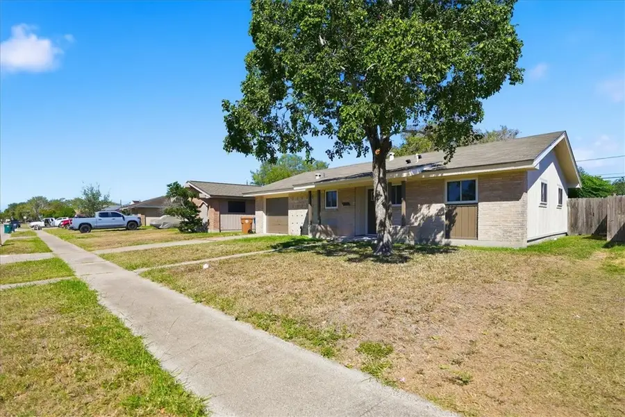 6222 Birchwood Drive, Corpus Christi, TX 78412 - Image #3