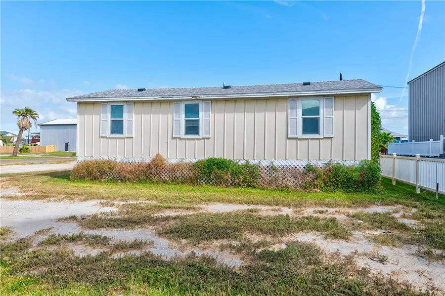 325 W Avenue F, Port Aransas, TX 78373 - Image #2