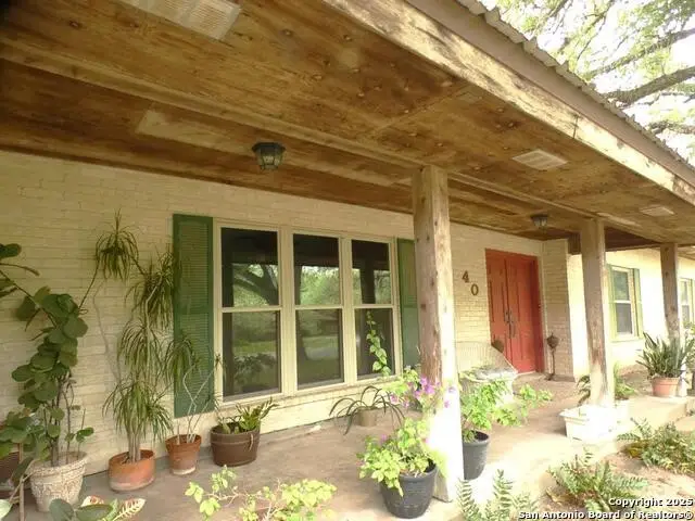 40 Encino Loma, Beeville, TX 78102 - Image #1