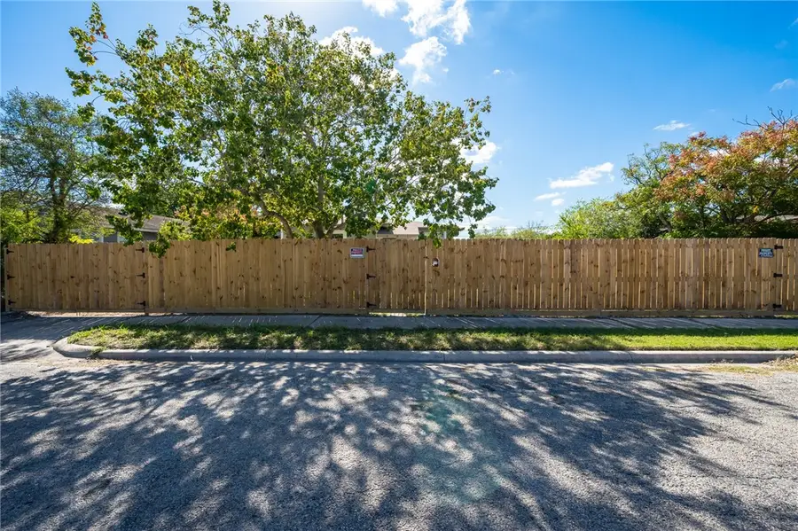 3609 Wright Street, Corpus Christi, TX 78405 - Image #2