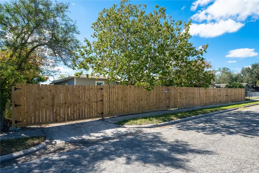 3609 Wright Street, Corpus Christi, TX 78405 - Image #3