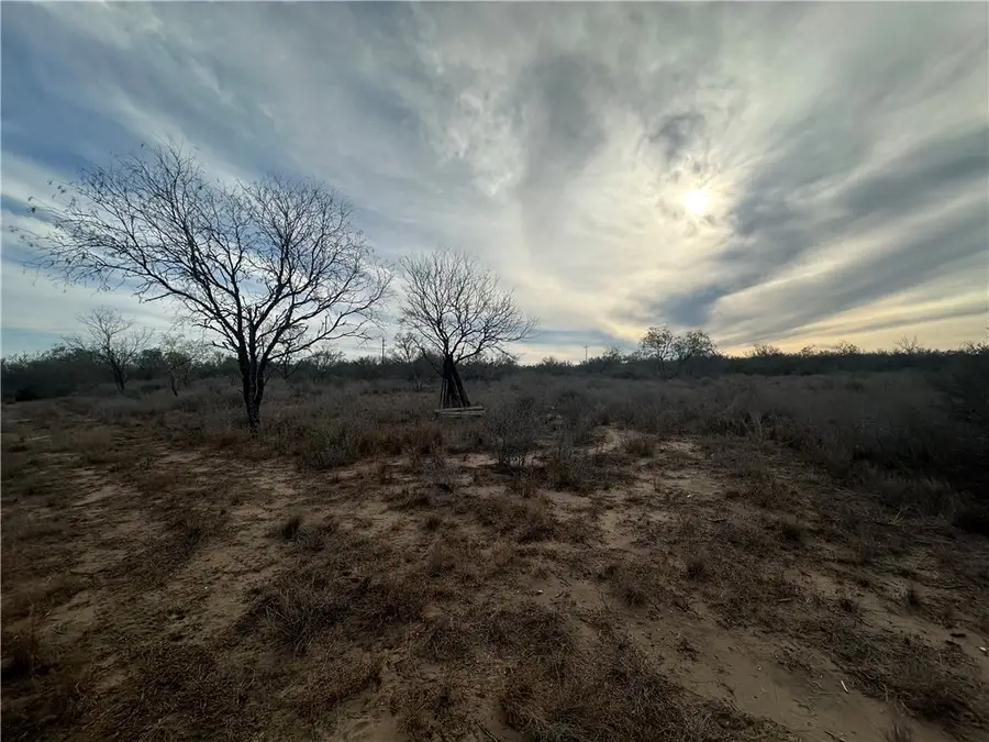 518 72, Three Rivers, TX 78071 - Image #2