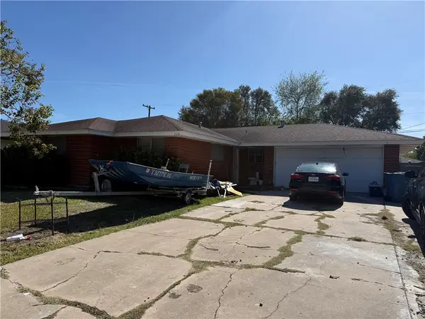 112 Daniel Moore Av, Portland, TX 78374