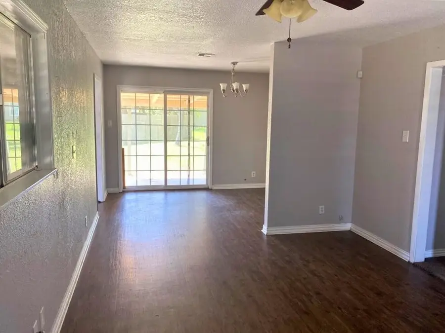 1233 Baywood, Corpus Christi, TX 78418 - Image #3