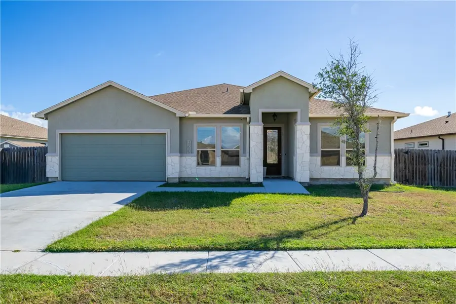 103 Foxtail Palm Drive, Portland, TX 78374 - Image #2