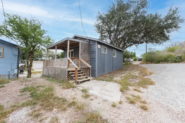 100 White Point Trail, Sandia, TX 78383