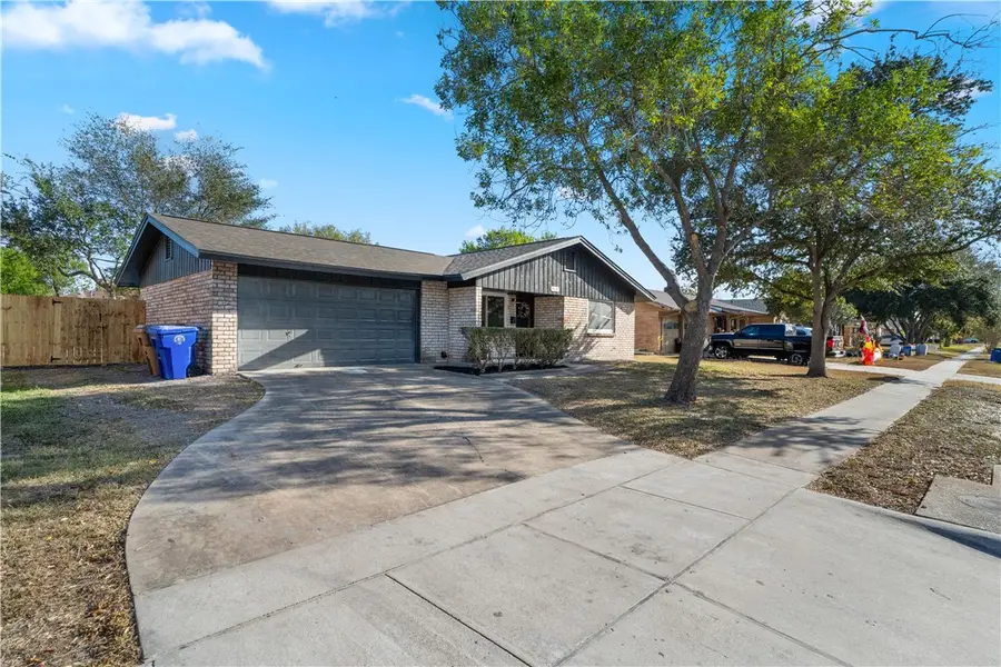 914 Brock Drive, Corpus Christi, TX 78412 - Image #2