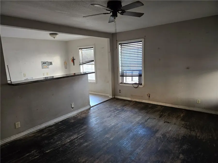 1309 Melbourne Drive, Corpus Christi, TX 78415 - Image #2