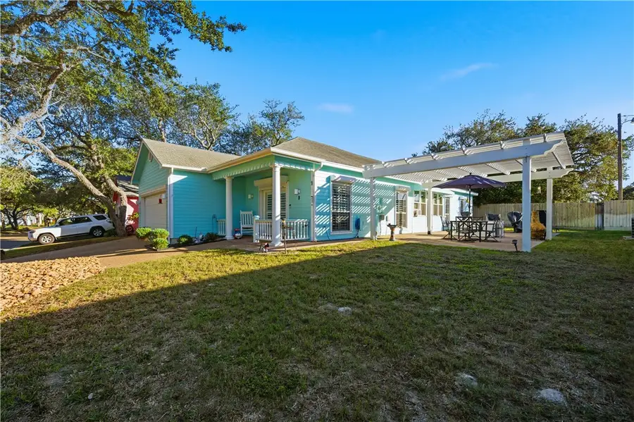 8 Primrose Drive, Rockport, TX 78382 - Image #2
