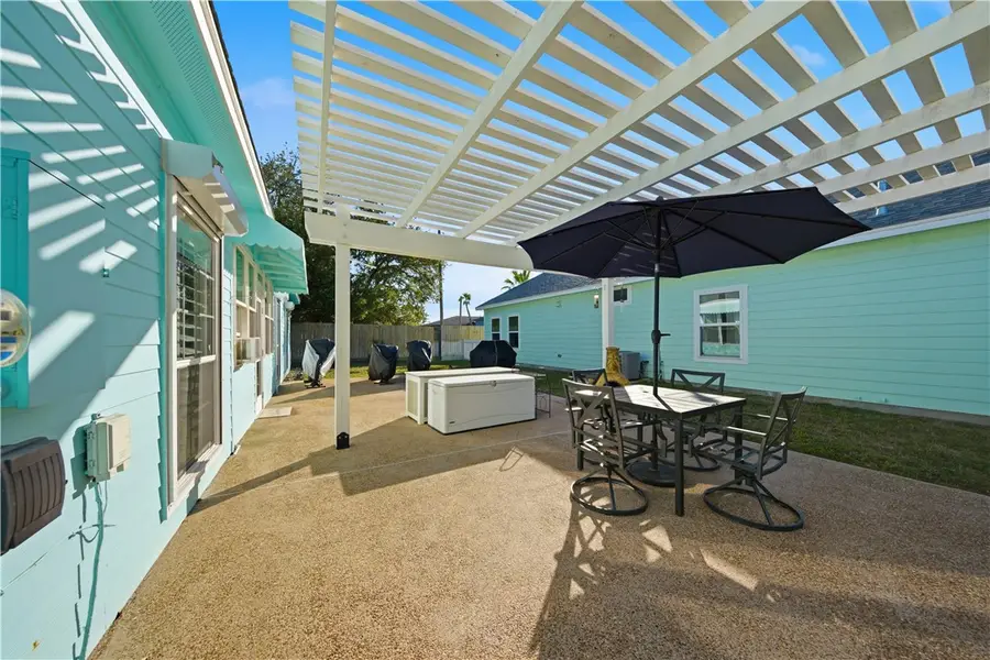 8 Primrose Drive, Rockport, TX 78382 - Image #3